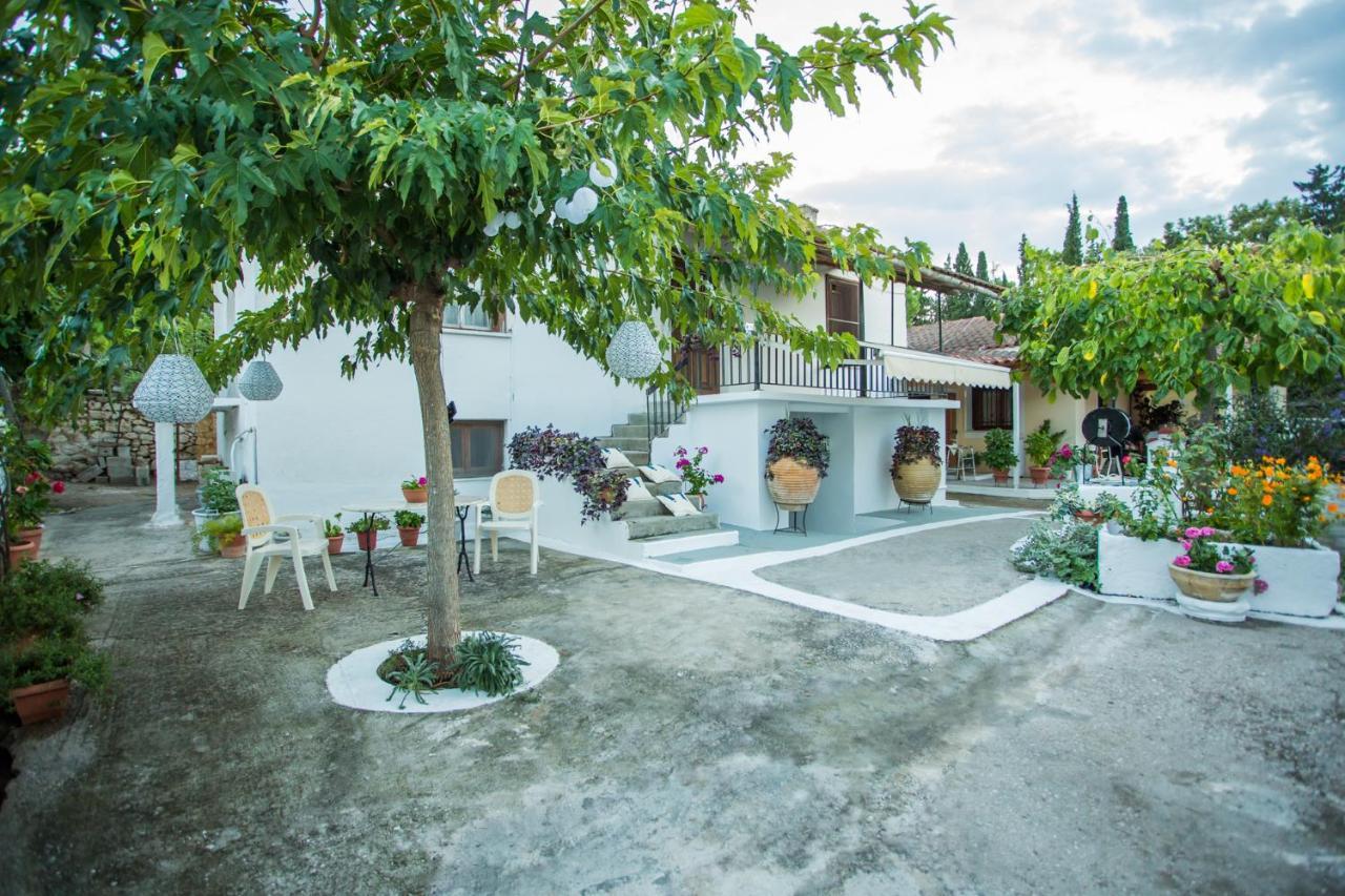 Aparthotel Iris Garden Retreat à Corinthe Extérieur photo